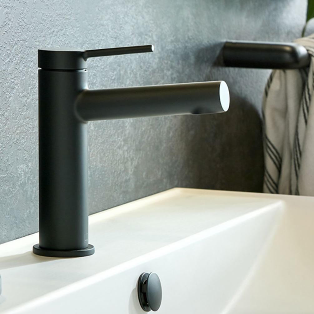 Vado Safari Lever Matt Black Mono Basin Mixer - Lifestyle Image 1